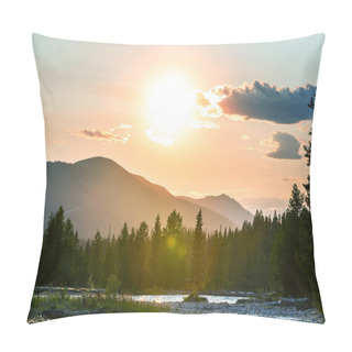 Personality  Picturesque Canadian Mountains Pillow Covers