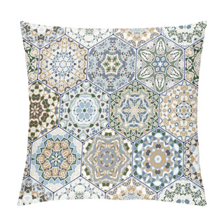 Personality  Bright Seamless Pattern Of Hexagonal Tiles With Vintage Ornament. Pillow Covers