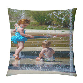 Personality  Toddler And Baby Brother Play In Summer Fountain Pillow Covers