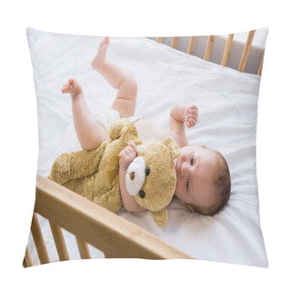 Personality  Baby Lying On Baby Bed Pillow Covers