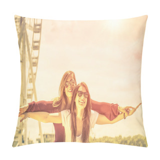 Personality  Best Friends Enjoying Time Together Outdoors At Ferris Wheel - Concept Of Freedom And Happiness With Two Girlfriends Having Fun - Vintage Filtered Look Pillow Covers