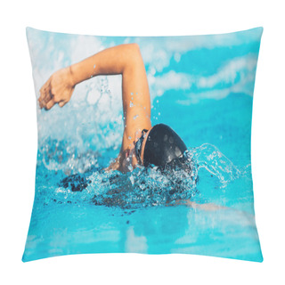 Personality  Female Athlete Swimming In Pool Pillow Covers