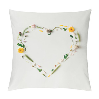 Personality  Heart Symbol Made Of Flowers Pillow Covers