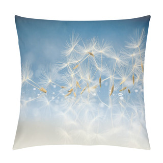 Personality  Dandelion Seeds Macro Pillow Covers