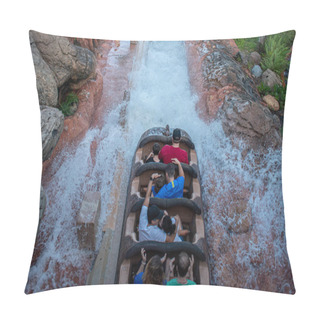 Personality  Orlando, Florida. September 23, 2019. People Having Fun Splash Mountain Water Attraction In Magic Kingdom At Walt Disney World (19) Pillow Covers