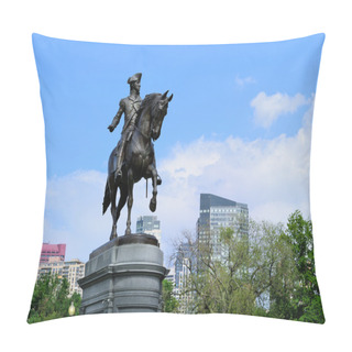 Personality  George Washington Statue In Boston Common Park Pillow Covers