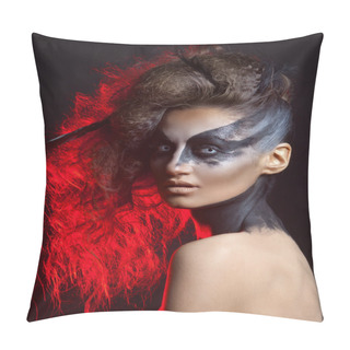 Personality  Fashion Crow Girl With White Eyes Pillow Covers
