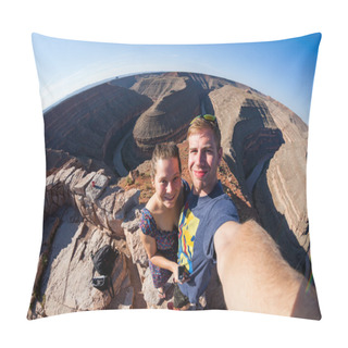 Personality  Happy Couple In Goosenecks State Park Pillow Covers