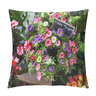 Personality  Bunch Of Daisies In French Outdoor Flower Shop Pillow Covers
