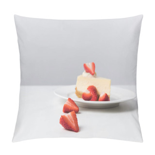 Personality  Plate With Cheesecake Surrounding By Fresh Sliced Strawberries Pillow Covers