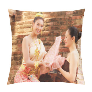 Personality  Asian Noble Beauty With Maid Dressed In Traditional Clothes Shopping In Old Retro Historical Period Theme Pillow Covers