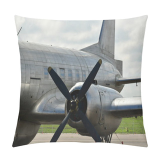 Personality  Douglas DC3 C47 Old Airplane Propeller Polished. High Quality Photo Pillow Covers