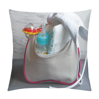 Personality  Women's Handbag With Items To Care For The Child Pillow Covers