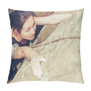 Personality  Girl Climbing On Rock Pillow Covers
