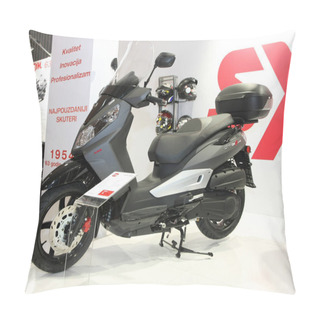 Personality  Sym At Belgrade Car Show Pillow Covers