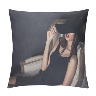 Personality  Elegant Sexy Lady With Red Lips Wearing Hat Pillow Covers
