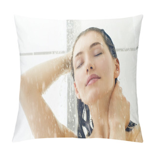 Personality  Girl At The Shower Pillow Covers