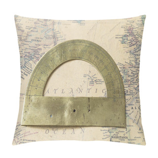 Personality  The Old Protractor On Vintage Map, Macro Background, Compasses, Atlantic Ocean Pillow Covers