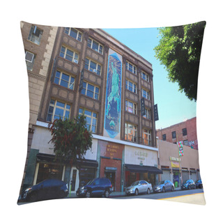 Personality  Los Angeles, California  October 13, 2023: Lady Liberty Building, Tile Mural To Commemorate The 100-year Anniversary Of The Statue Of Liberty Located At 843 S. Los Angeles St. Pillow Covers