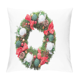 Personality  With Ribbons, Baubles And Candles Decorated Evergreen Yew Wreath Pillow Covers