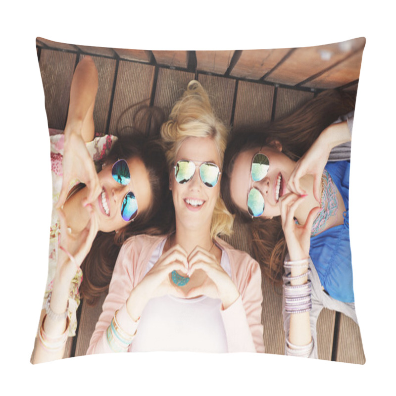 Personality  Happy Friends Showing Hearts Pillow Covers