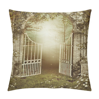 Personality  Old Garden Gate With Ivy Pillow Covers
