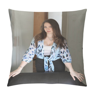 Personality  Woman With Brown Hair And Beautiful Blue Eyes Pillow Covers