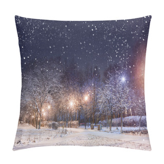 Personality  Night City Park Under First Snow Pillow Covers