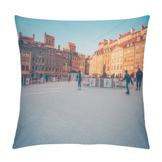 Personality  Warsaw, Poland, February 24, 2018: An Attractive View Of The Ice Skating Rink In The Old City Center On A Frosty Winter Day Pillow Covers
