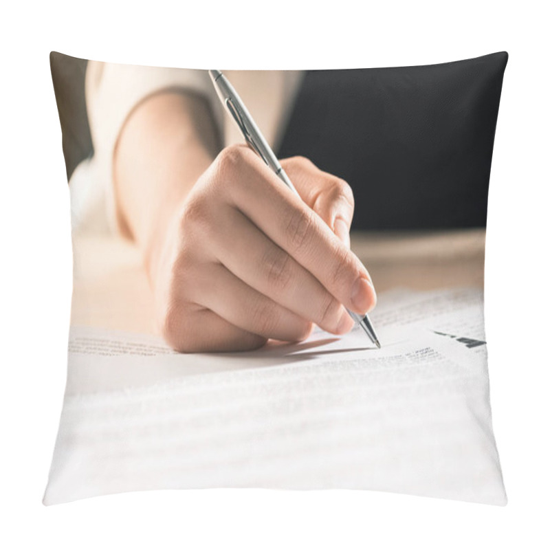 Personality  businesswoman signing contract pillow covers