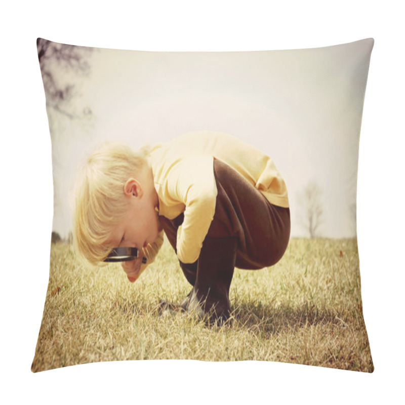 Personality  Young Child looking through Magnifying Glass pillow covers