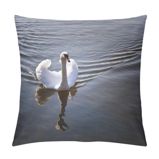 Personality  Schwan Pillow Covers