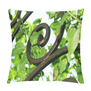 Personality  Forge Iron In Green Leaves Pillow Covers