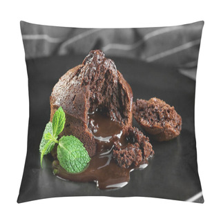Personality  Chocolate Fondant With Mint Pillow Covers