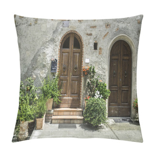 Personality  Vintage Italian Houses With Flowers Pillow Covers
