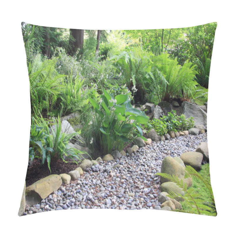 Personality  Woodland shade garden path pillow covers