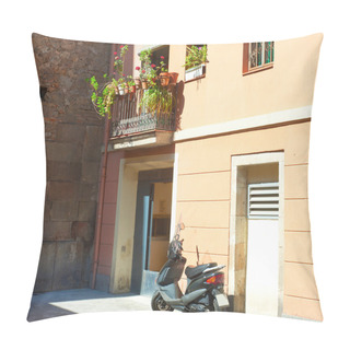 Personality  Barcelona Yard Pillow Covers