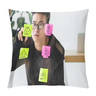 Personality  Asian Seo Manager Writing On Sticky Note With Illustration Pillow Covers