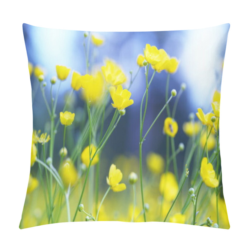 Personality  flower on the field pillow covers
