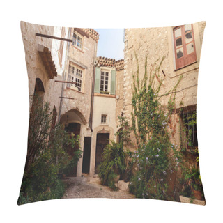 Personality  Facades Pillow Covers