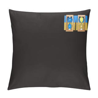 Personality  The War In Ukraine (Minsk Agreements, Separatism, A Truce - Conc Pillow Covers