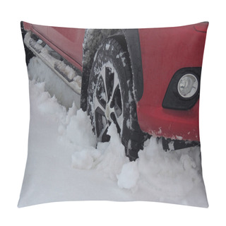 Personality  Wheel Of The Car Stuck In The Deep Snow Detailed  Pillow Covers