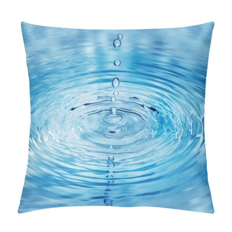 Personality  Falling into water droplets pillow covers