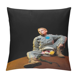 Personality  Beautiful Astronaut In Spacesuit With Flowers In Helmet Sitting On Planet  Pillow Covers