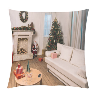 Personality  Empty Room With Christmas Tree Pillow Covers