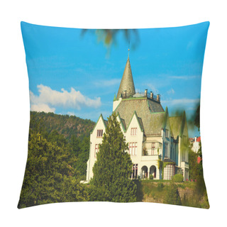 Personality  Gamlehaugen Mansion Old Royal Palace Pillow Covers