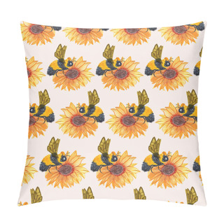 Personality  Suntflower And Cute Bee In A Seamless Pattern Design Pillow Covers