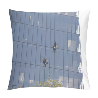 Personality  The Skyscraper Washers In Milan Pillow Covers