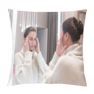 Personality  Young Beautiful Woman In A Sweater In A Beauty Salon Looks In The Mirror, Touches Her Face, Thinks About The Upcoming Procedures, Considers Herself Pillow Covers