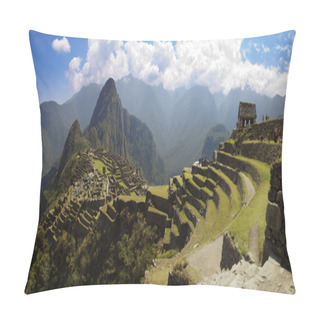 Personality  Panoramana Of Machu Picchu, Guard House, Agriculture Terraces, Wayna Picchu And Surrounding Mountains In The Background. Pillow Covers